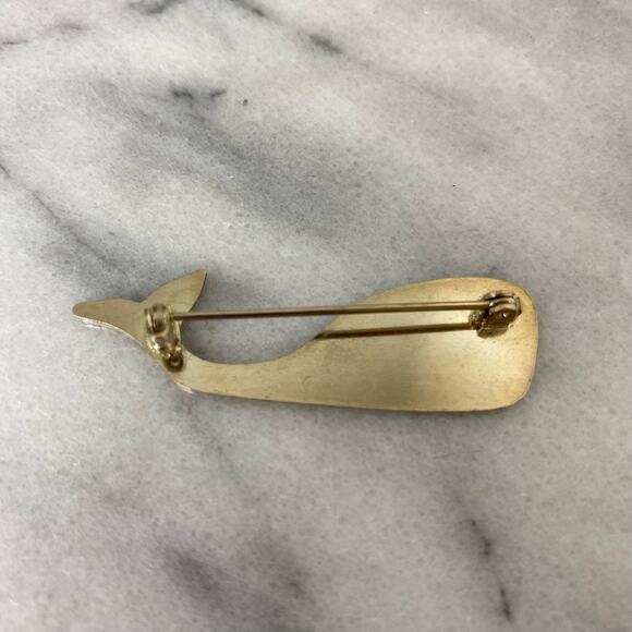 Vintage Light Gold Midcentry Whale Brooch Pin Moby Dick - Picture 2 of 4